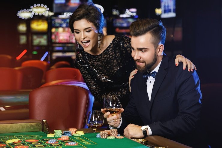 Tampilan roda Crazy Time dengan dealer profesional di studio live